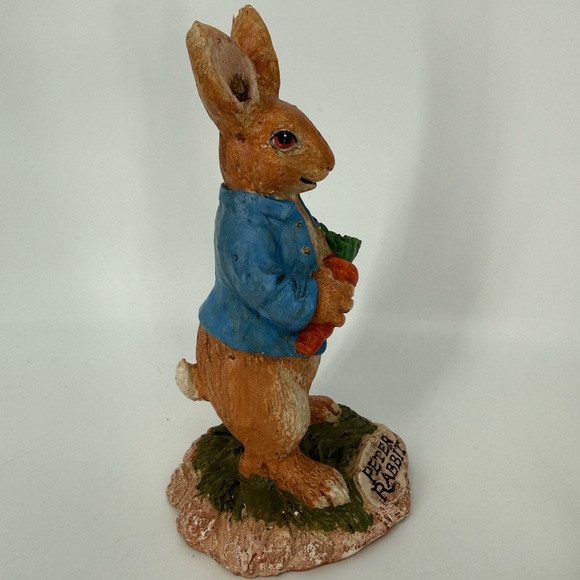 Threshold Rabbit Colorful Banner & Peter Rabbit Figurine - Picture 3 of 10